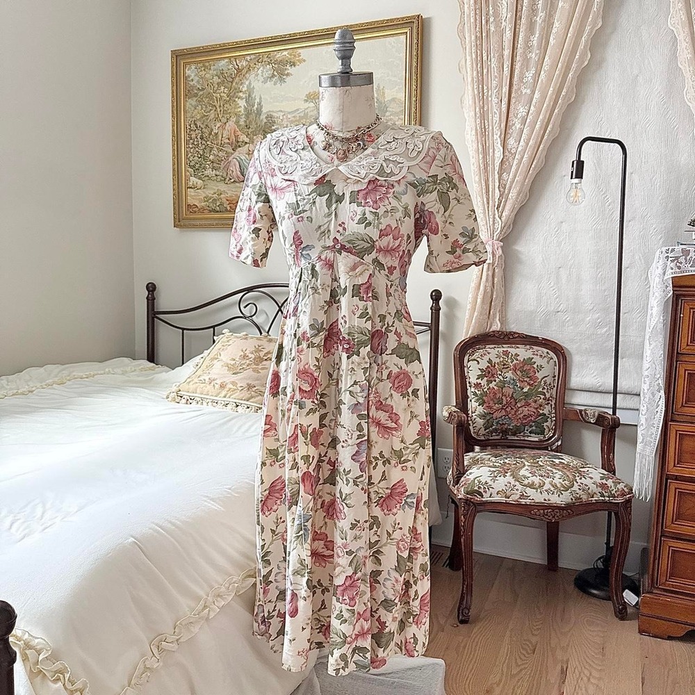 Floral Cottage Dress 90s SL Fashions size 6 petite cream floral midi dress